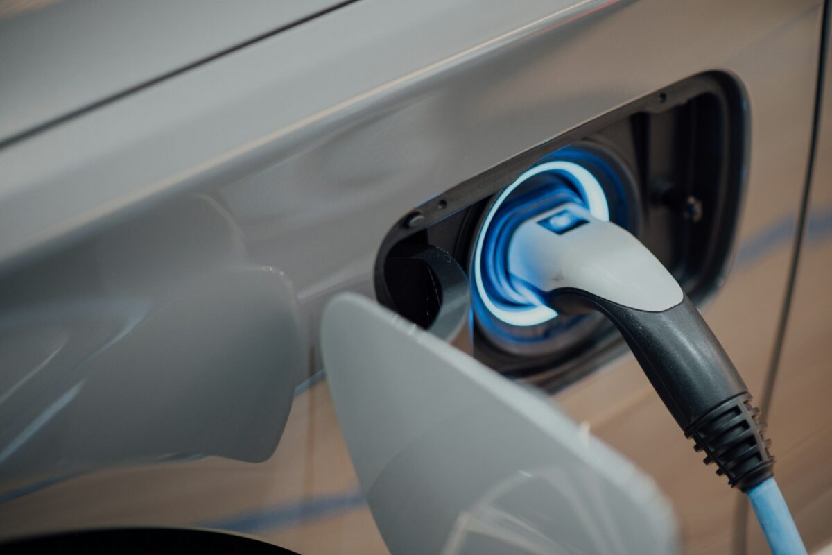 Graphite Electric Cars and AI Coidan Graphite Blog Image electric vehicle charging